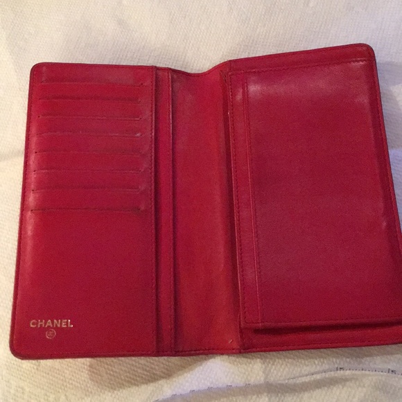Special Authentic Red Chanel Wallet - Picture 5 of 8